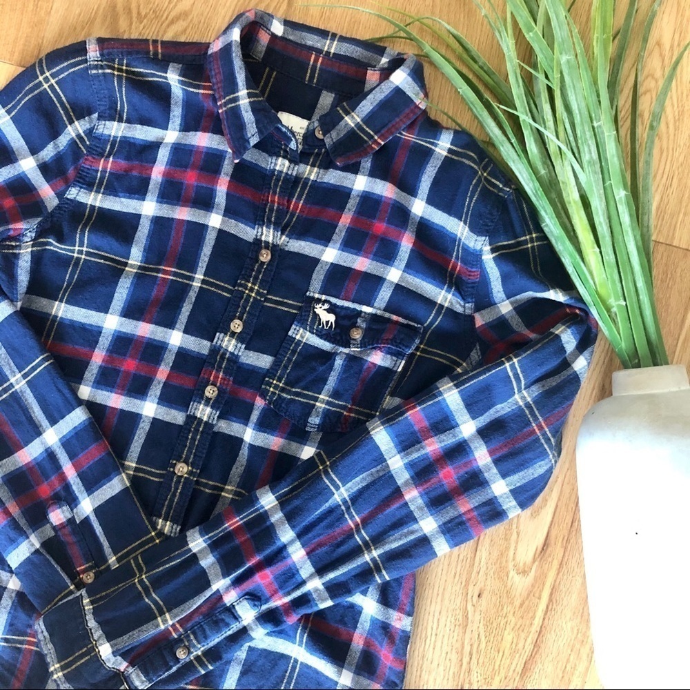 ABERCROMBIE & FITCH FLANNEL BUTTON DOWN SHIRT - M